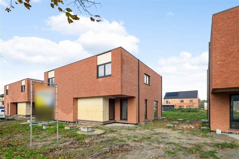 Huis te  koop in Leopoldsburg 3970 327000.00€ 3 slaapkamers 143.00m² - Zoekertje 499810
