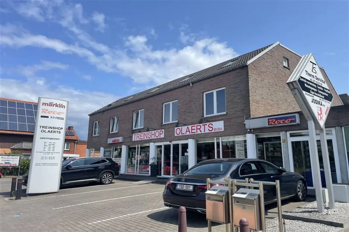 Huis te  koop in Diepenbeek 3590 1295000.00€  slaapkamers 950.00m² - Zoekertje 499847