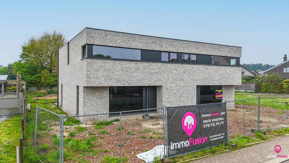 Huis te koop in Heusden-Zolder 3550 299000.00€ 4 slaapkamers 187.00m² - Zoekertje 498298