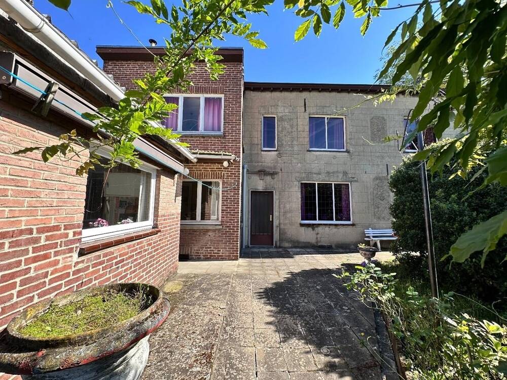 Huis te koop in Tongeren 3700 149000.00€ 3 slaapkamers 150.00m² - Zoekertje 496708