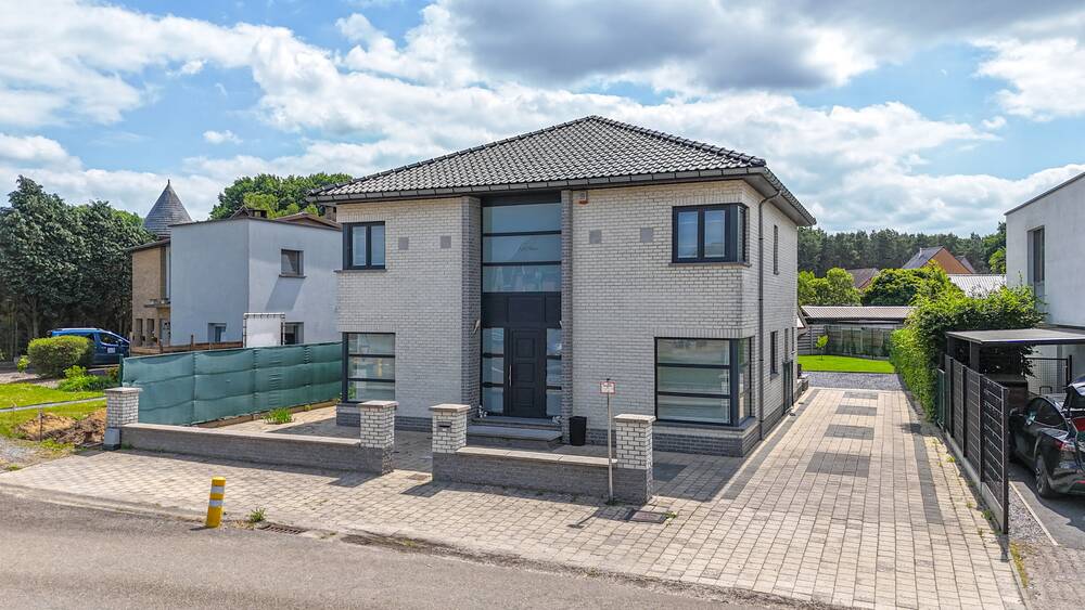 Huis te koop in Heusden-Zolder 3550 589000.00€ 5 slaapkamers 285.00m² - Zoekertje 496241