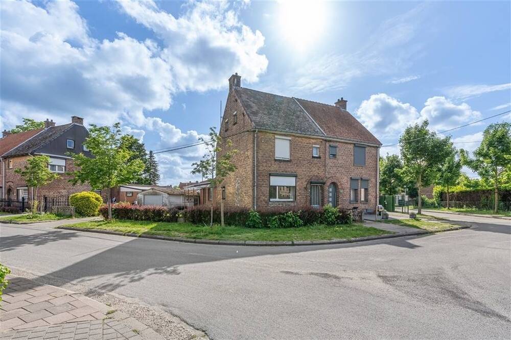 Huis te koop in Genk 3600 230000.00€ 4 slaapkamers 161.00m² - Zoekertje 496869