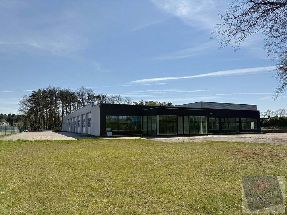 Handelszaak te koop in Bocholt 3950 3000000.00€ slaapkamers m² - Zoekertje 494028