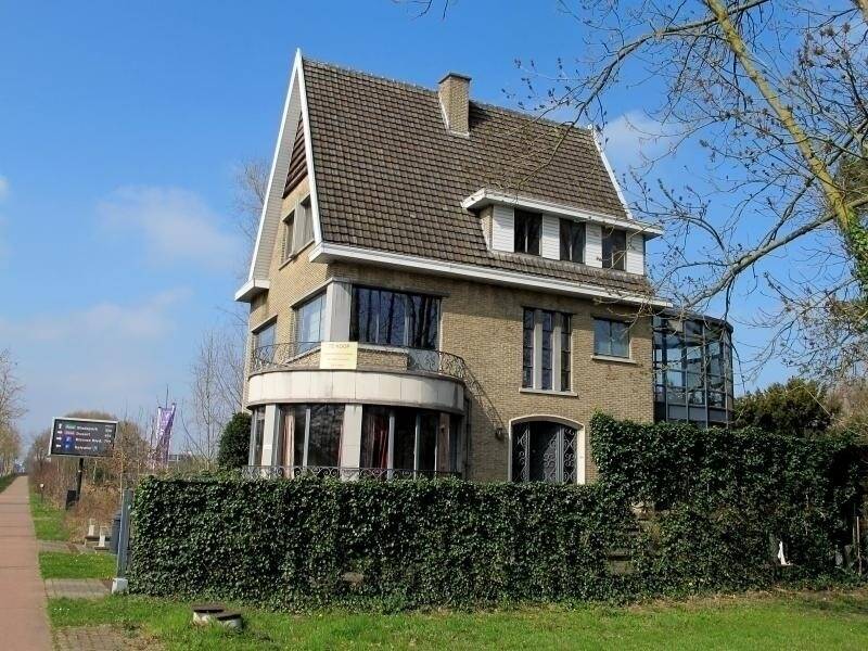 Villa te  koop in Hasselt 3500 479000.00€ 6 slaapkamers 417.00m² - Zoekertje 508825