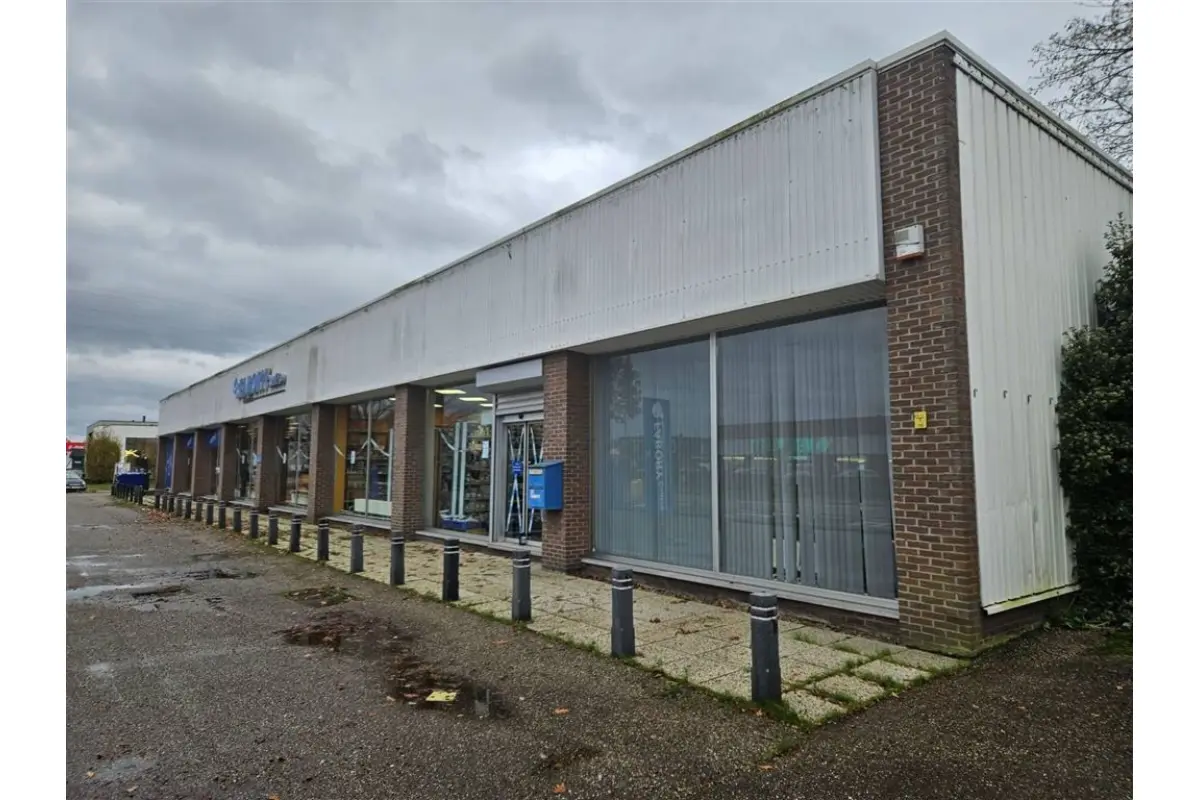 Handelszaak te  koop in Hasselt 3500 895000.00€  slaapkamers 600.00m² - Zoekertje 509643