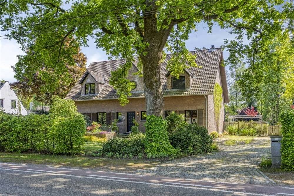 Huis te koop in Heusden-Zolder 3550 749000.00€ 6 slaapkamers 493.00m² - Zoekertje 509986