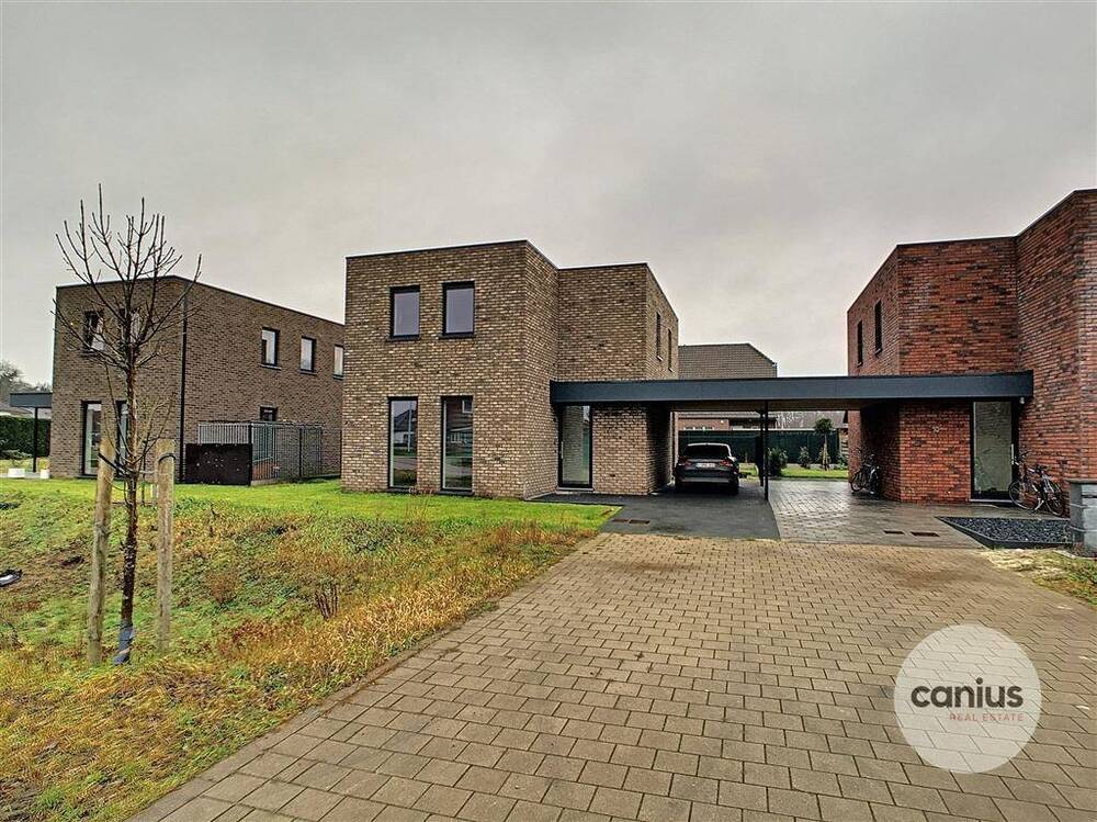 Huis te koop in Maaseik 3680 375000.00€ 3 slaapkamers m² - Zoekertje 510679