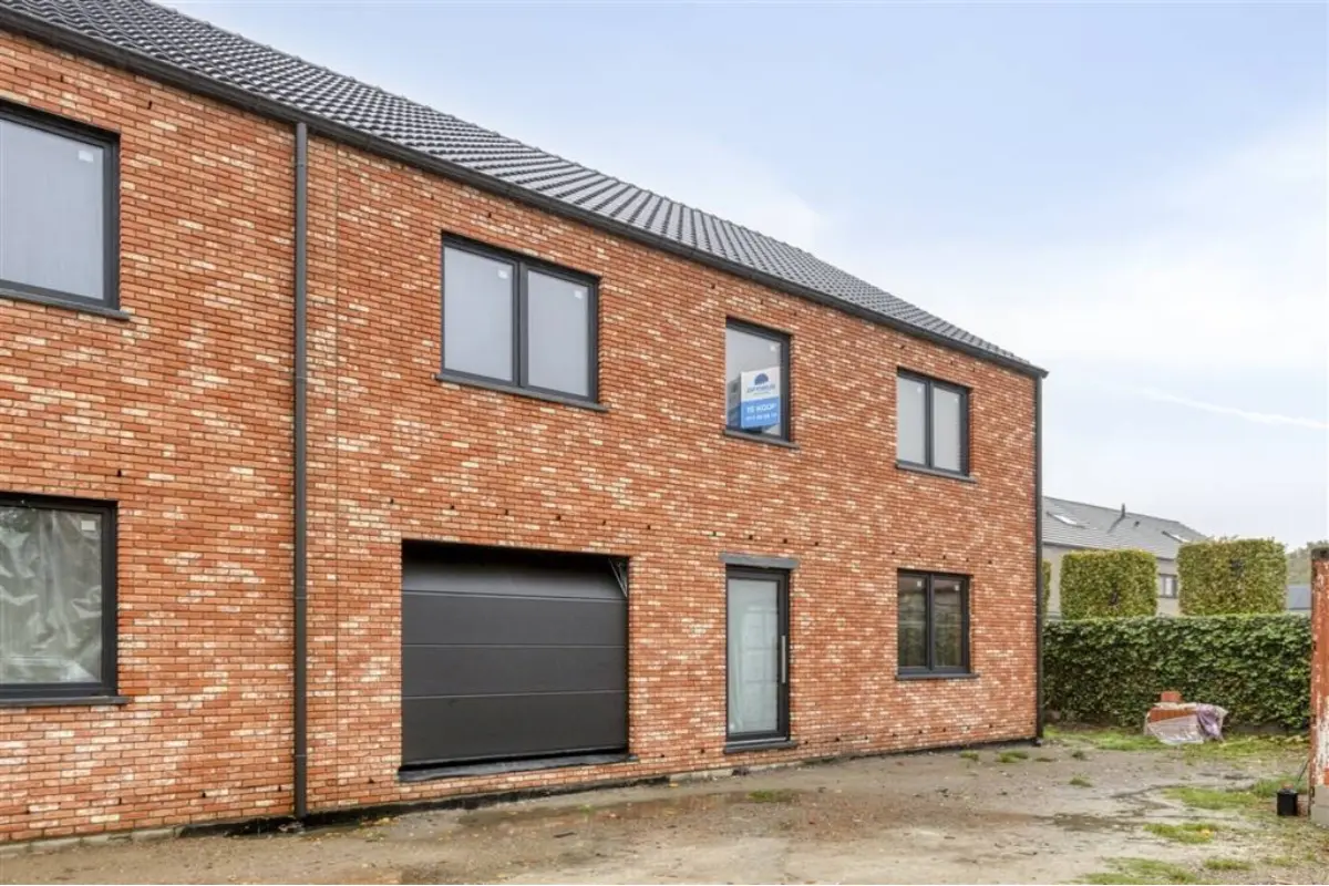 Huis te  koop in Zolder 3550 286000.00€ 4 slaapkamers 220.00m² - Zoekertje 509989