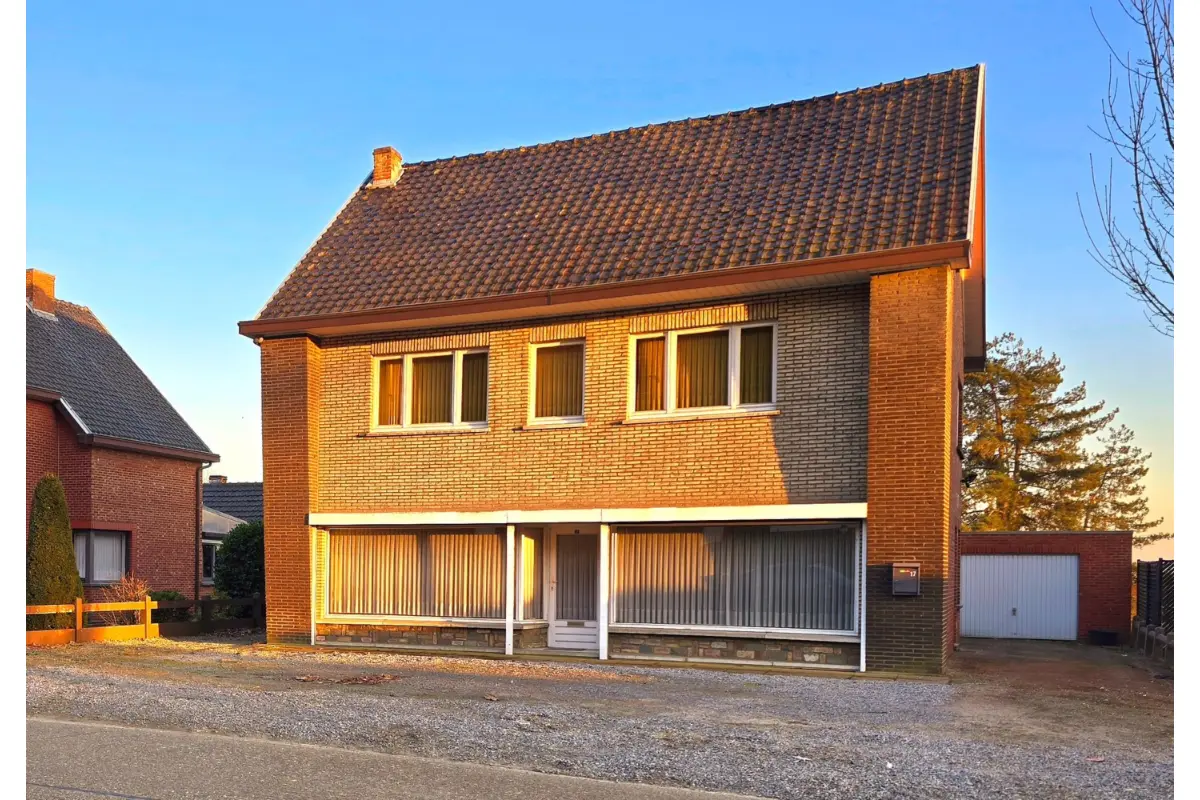 Huis te  koop in Lummen 3560 270000.00€ 3 slaapkamers 220.00m² - Zoekertje 516509