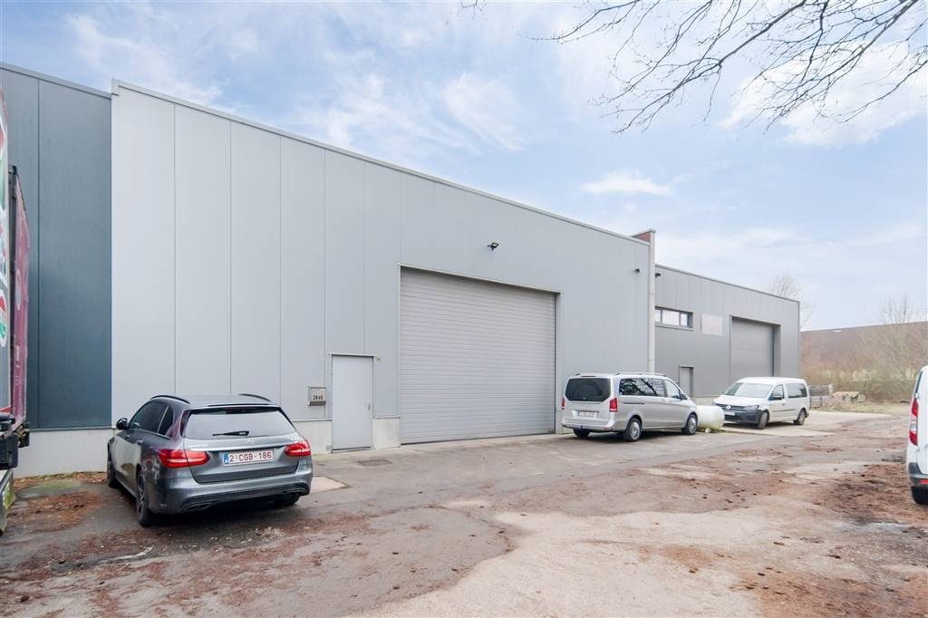Handelszaak te  koop in Sint-Truiden 3800 935000.00€  slaapkamers m² - Zoekertje 517671