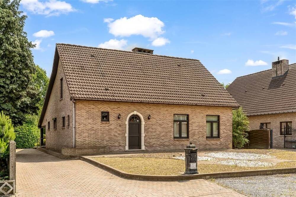 Huis te  koop in Beringen 3580 415000.00€ 4 slaapkamers 380.00m² - Zoekertje 516083