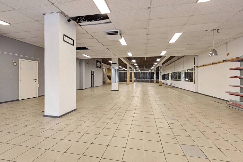 Handelszaak te huur in Genk 3600 3900.00€ slaapkamers 650.00m² - Zoekertje 515998