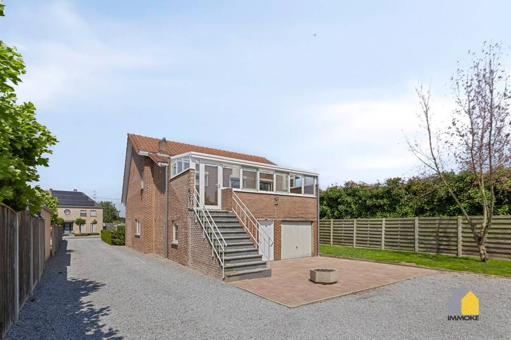 Huis te koop in Maaseik 3680 229000.00€ 3 slaapkamers 266.00m² - Zoekertje 515894