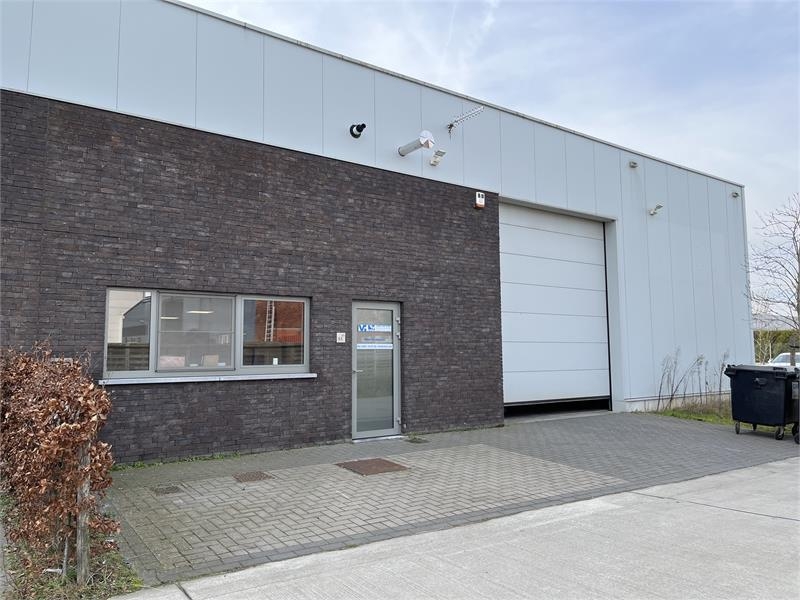 Handelszaak te  huur in Tessenderlo 3980 1900.00€  slaapkamers 300.00m² - Zoekertje 518198