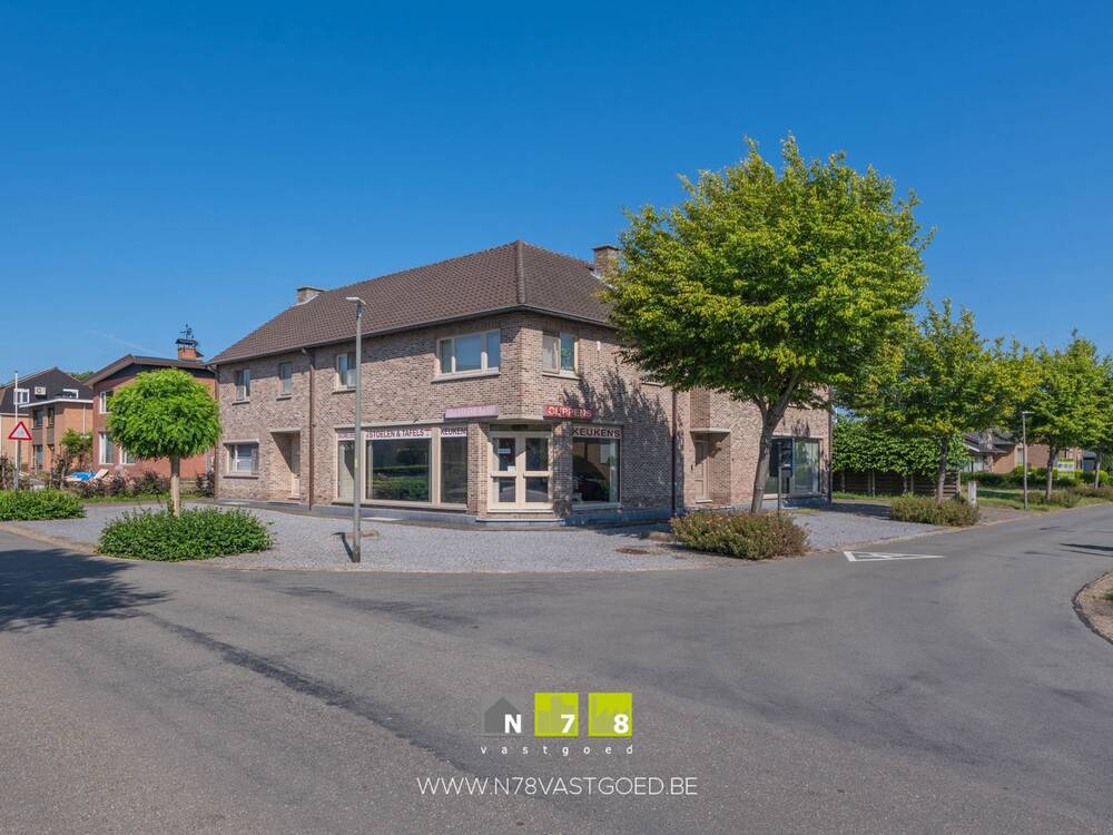 Handelszaak te  koop in Maaseik 3680 445000.00€  slaapkamers 110.00m² - Zoekertje 519937