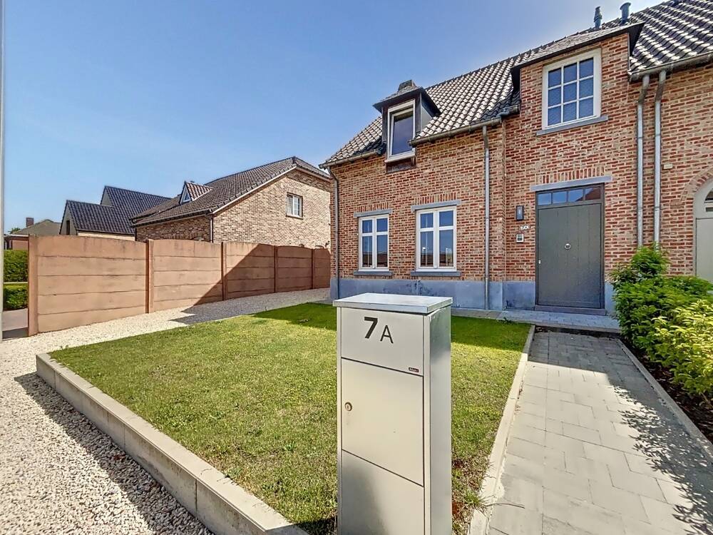 Huis te  huur in Bree 3960 1100.00€ 3 slaapkamers 145.00m² - Zoekertje 519582