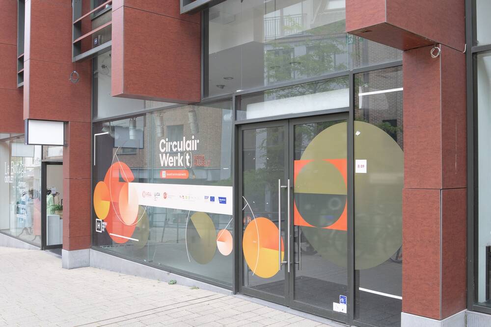 Handelszaak te huur in Hasselt 3500 11104.00€ slaapkamers 410.00m² - Zoekertje 520740