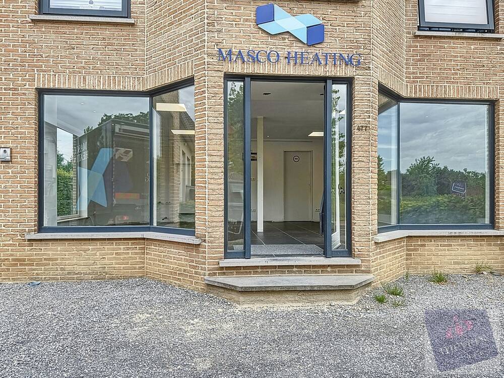 Handelszaak te huur in Hasselt 3500 450.00€ slaapkamers 40.00m² - Zoekertje 520658