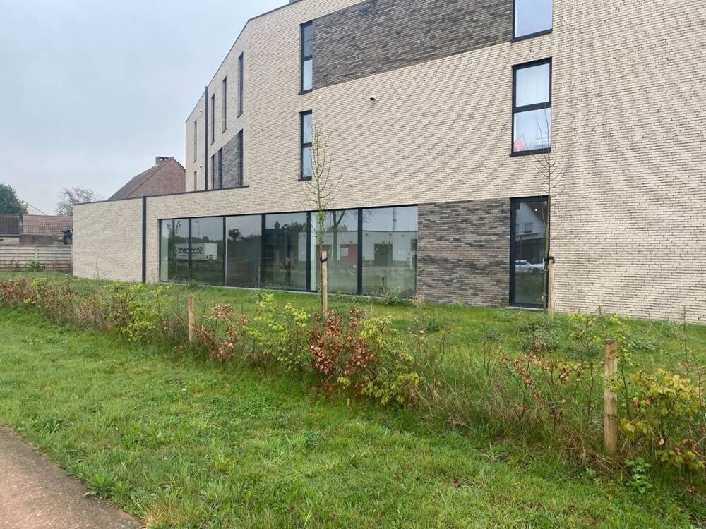 Handelszaak te  huur in Ham 3945 3000.00€  slaapkamers 300.00m² - Zoekertje 523378