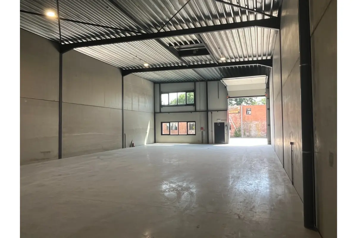 Handelszaak te  huur in Zonhoven 3520 1953.00€  slaapkamers m² - Zoekertje 651747