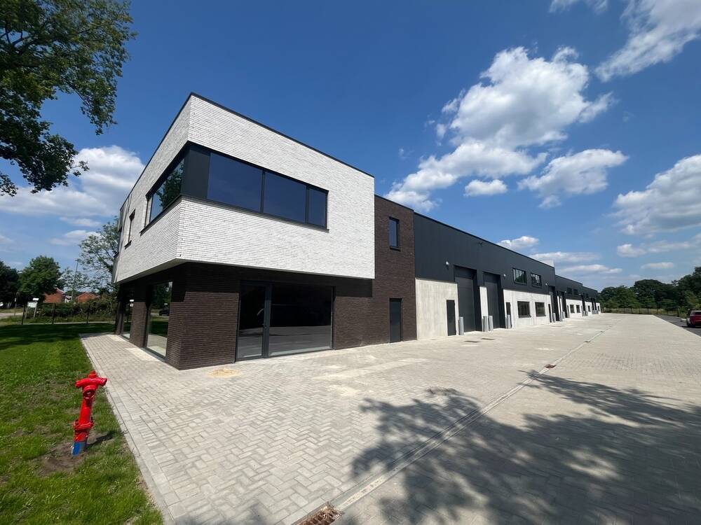 Handelszaak te  koop in Zonhoven 3520 362960.00€  slaapkamers m² - Zoekertje 524395