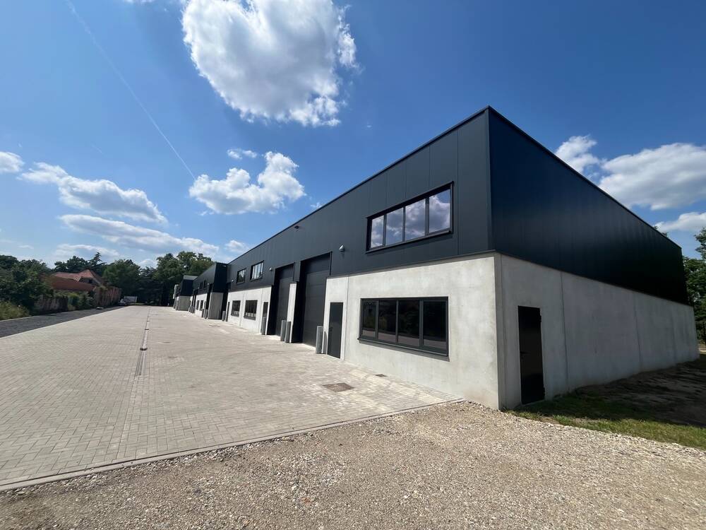 Handelszaak te  koop in Zonhoven 3520 340522.00€  slaapkamers m² - Zoekertje 524402