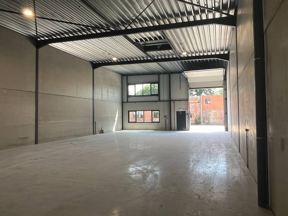 Handelszaak te  koop in Zonhoven 3520 342550.00€  slaapkamers m² - Zoekertje 524400