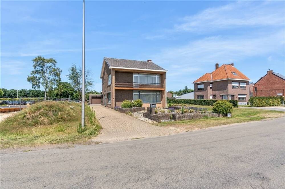 Huis te koop in Zonhoven 3520 295000.00€ 3 slaapkamers 177.00m² - Zoekertje 526744