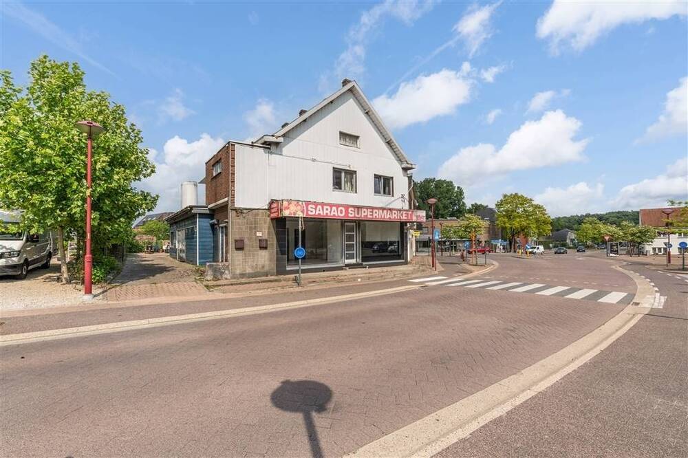 Handelszaak te koop in Maaseik 3680 205000.00€ 4 slaapkamers 264.00m² - Zoekertje 526886