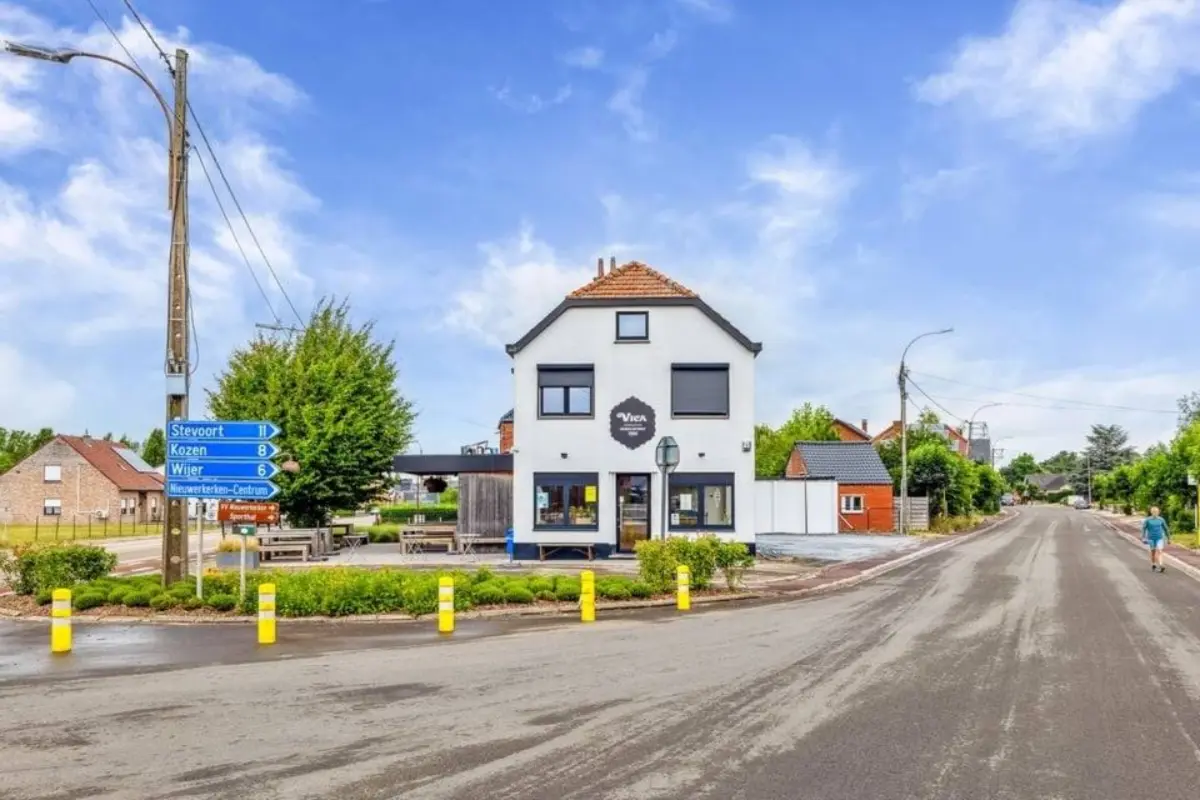 Huis te  koop in Nieuwerkerken 3850 459000.00€ 1 slaapkamers 257.00m² - Zoekertje 529723