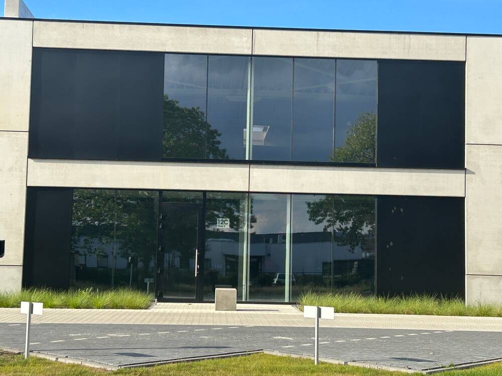 Handelszaak te huur in Overpelt 3900 2750.00€ slaapkamers 421.00m² - Zoekertje 531630