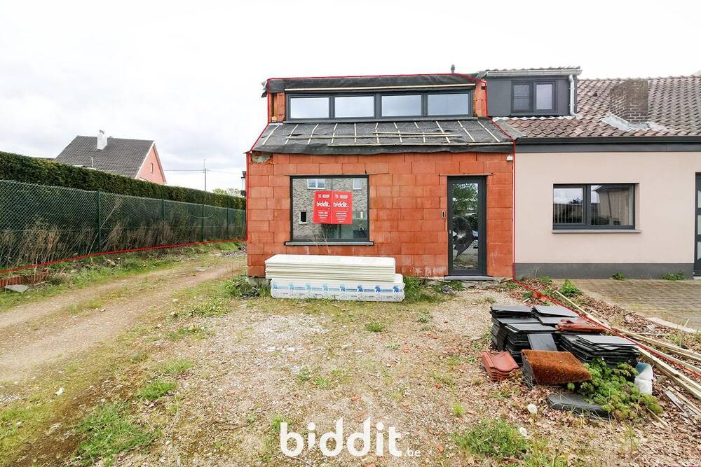 Huis te  koop in Genk 3600 50000.00€ 1 slaapkamers m² - Zoekertje 533755