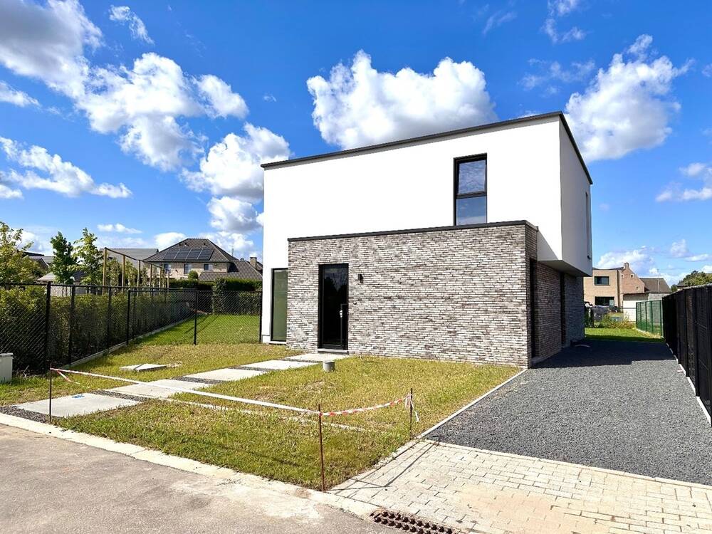 Huis te  huur in Berg 3700 1800.00€ 4 slaapkamers m² - Zoekertje 533847