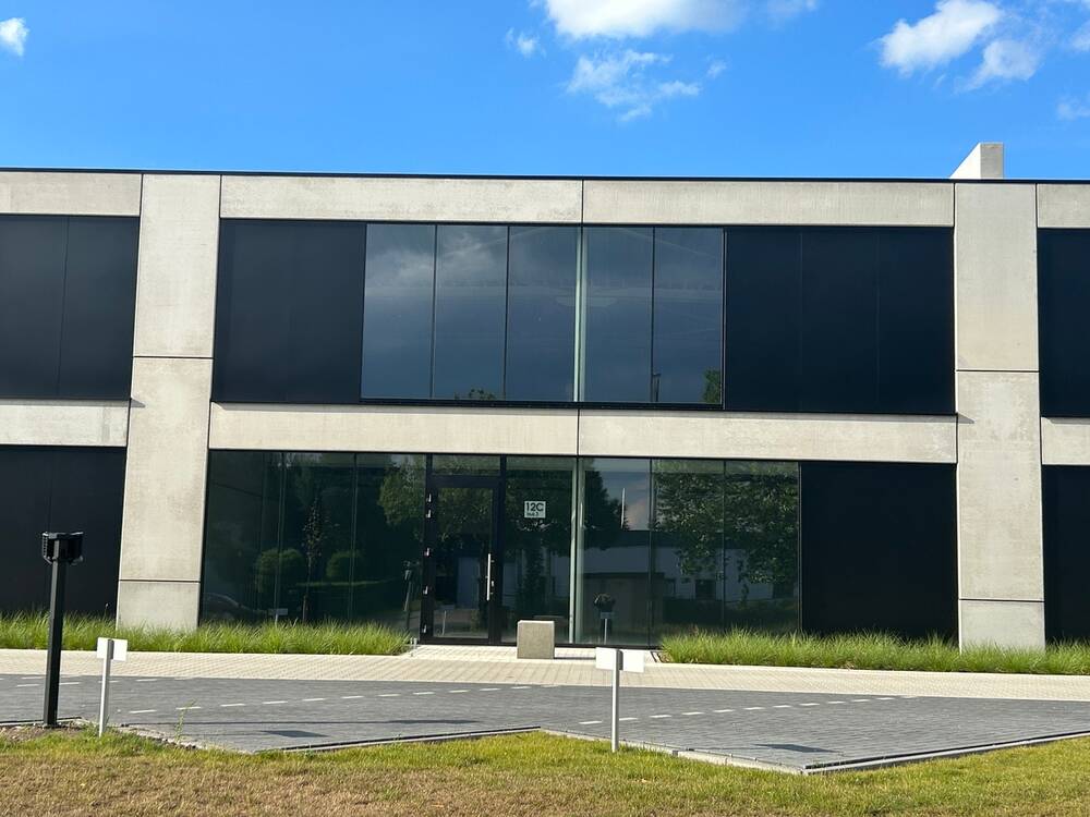 Handelszaak te huur in Overpelt 3900 2500.00€ slaapkamers m² - Zoekertje 533886