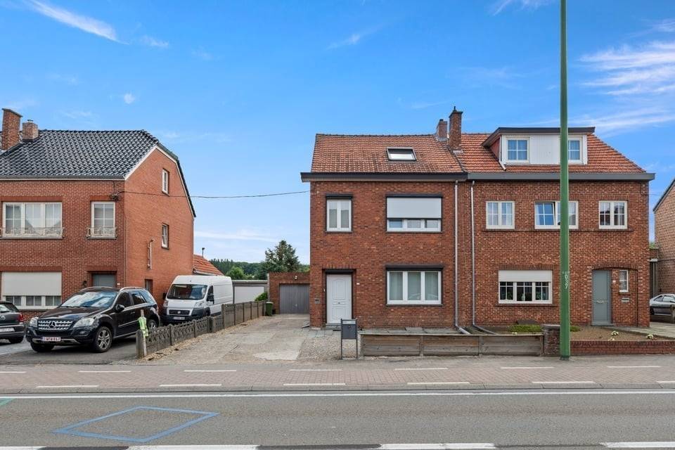 Huis te  huur in Sint-Truiden 3800 1000.00€ 3 slaapkamers 156.00m² - Zoekertje 534924