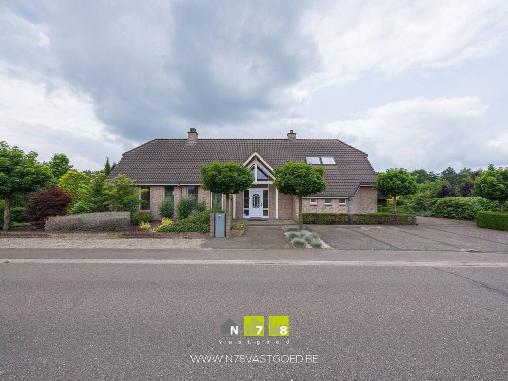 Huis te koop in Neerpelt 3910 0.00€ 4 slaapkamers 273.00m² - Zoekertje 534675