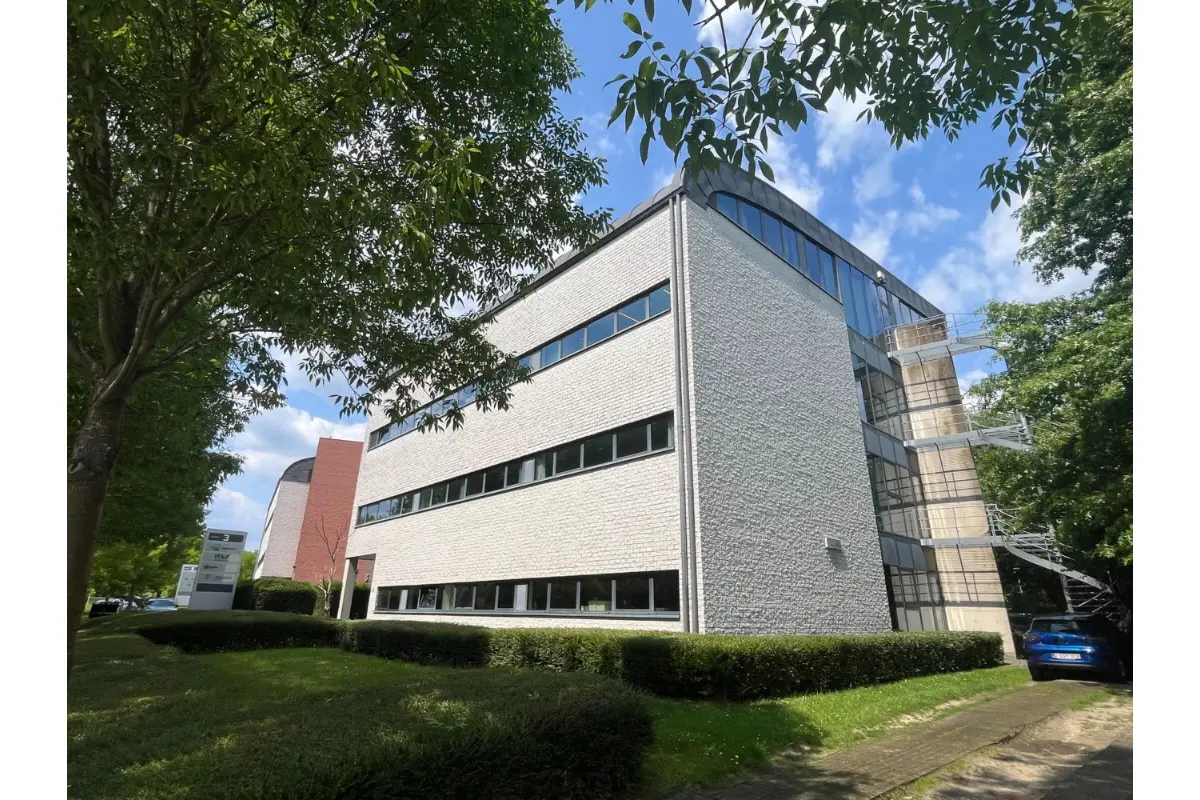 Handelszaak te  koop in Hasselt 3500 775000.00€  slaapkamers 440.00m² - Zoekertje 534791