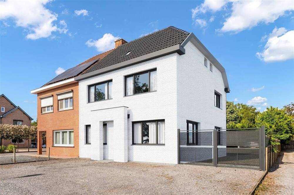 Huis te  koop in Zonhoven 3520 0.00€ 2 slaapkamers 269.00m² - Zoekertje 536259