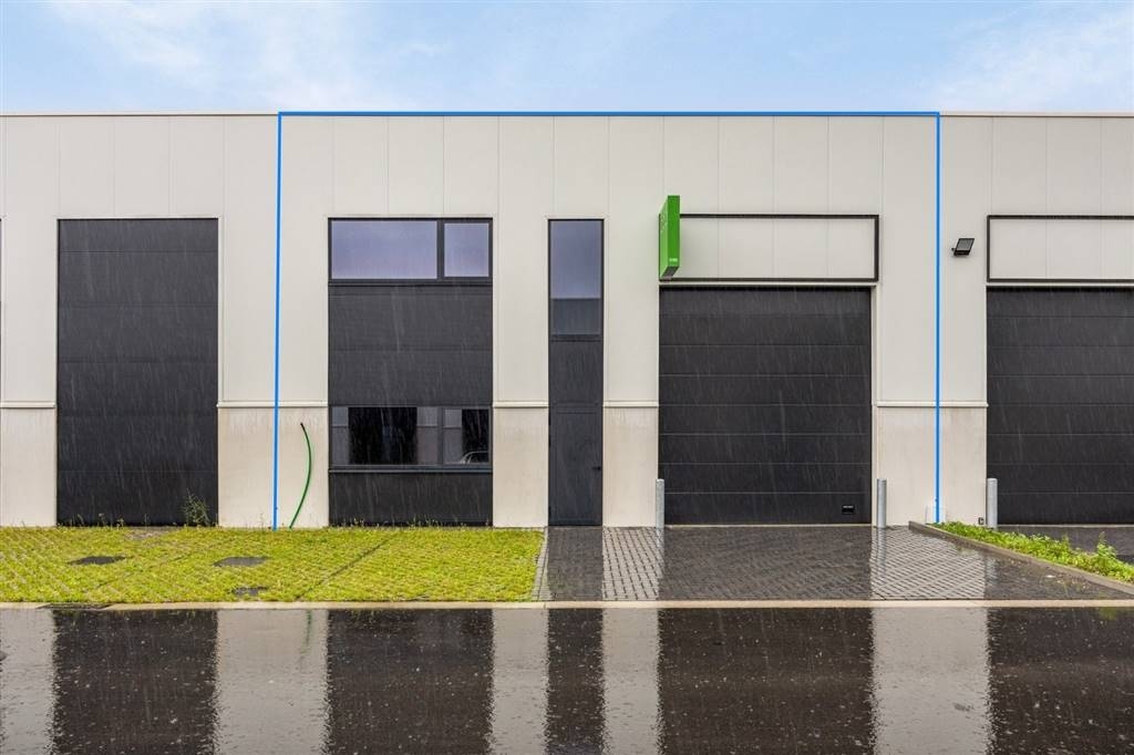 Handelszaak te  koop in Genk 3600 274950.00€  slaapkamers 204.00m² - Zoekertje 538034