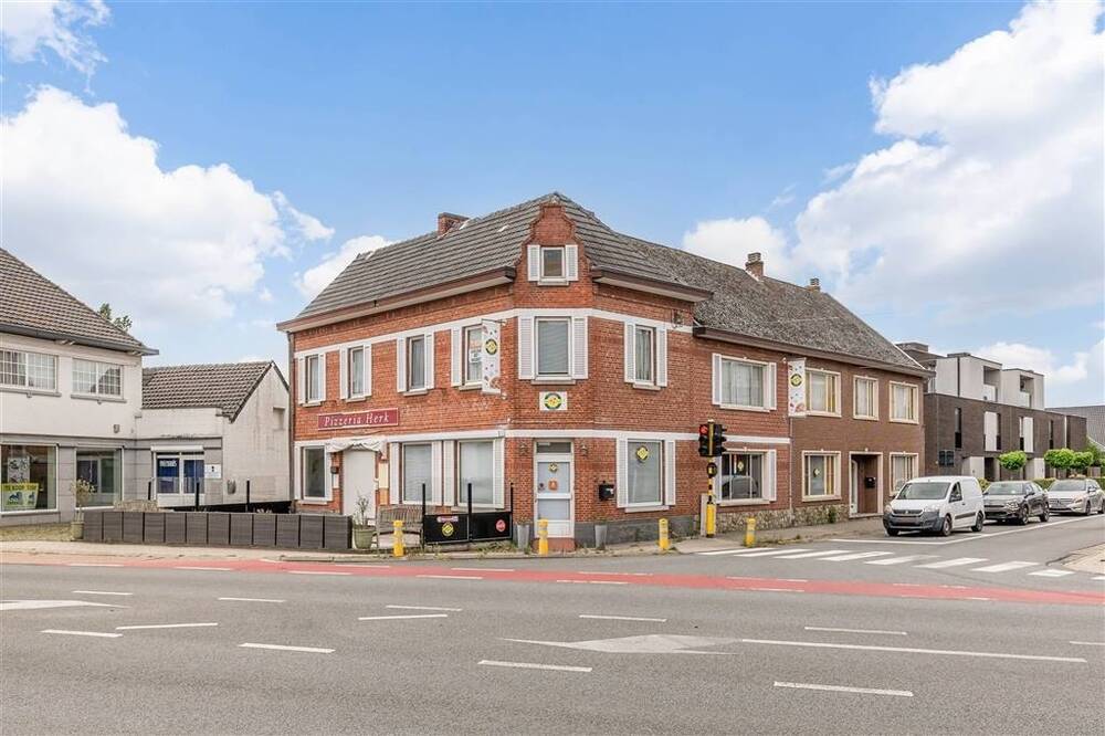 Handelszaak te  koop in Hasselt 3500 399000.00€ 2 slaapkamers 254.00m² - Zoekertje 540224