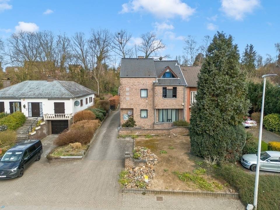 Huis te  koop in Berg 3700 450000.00€ 5 slaapkamers 359.00m² - Zoekertje 541436