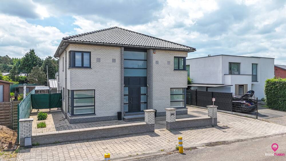 Huis te  koop in Heusden-Zolder 3550 549000.00€ 5 slaapkamers 285.00m² - Zoekertje 545121