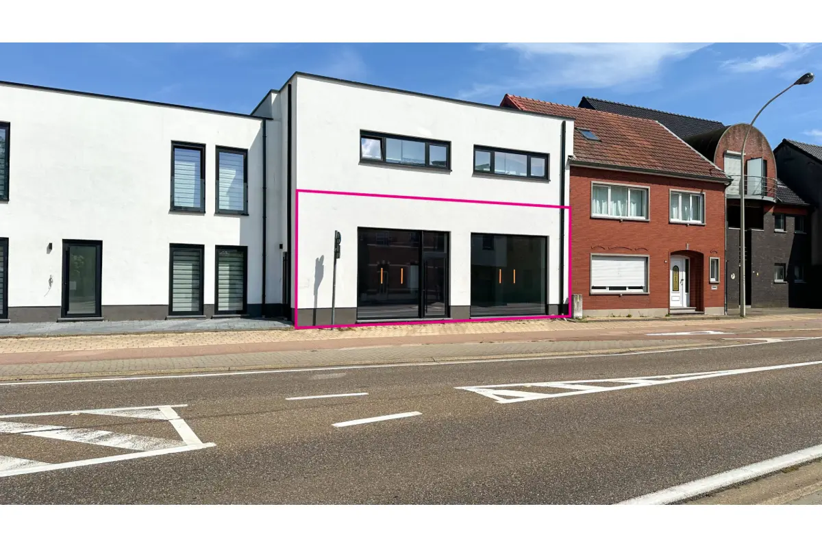 Handelszaak te  huur in Leopoldsburg 3970 1000.00€  slaapkamers 90.00m² - Zoekertje 545116