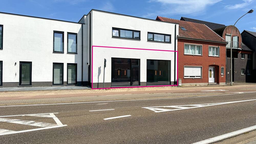 Handelszaak te  huur in Leopoldsburg 3970 1000.00€  slaapkamers 90.00m² - Zoekertje 545116