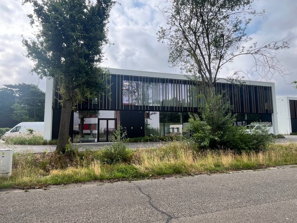 Handelszaak te  koop in Hasselt 3500 374000.00€  slaapkamers 245.00m² - Zoekertje 546692