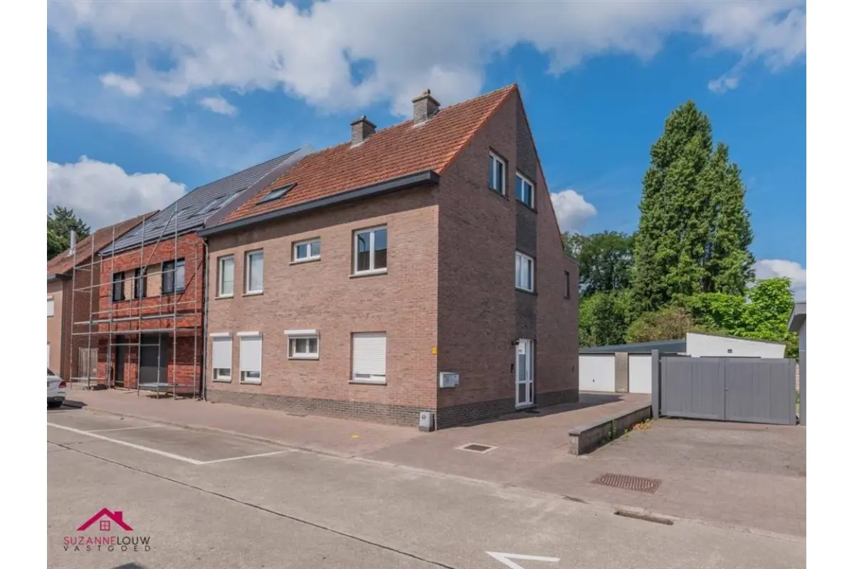 Appartement te  koop in Bree 3960 0.00€ 3 slaapkamers 145.00m² - Zoekertje 548598