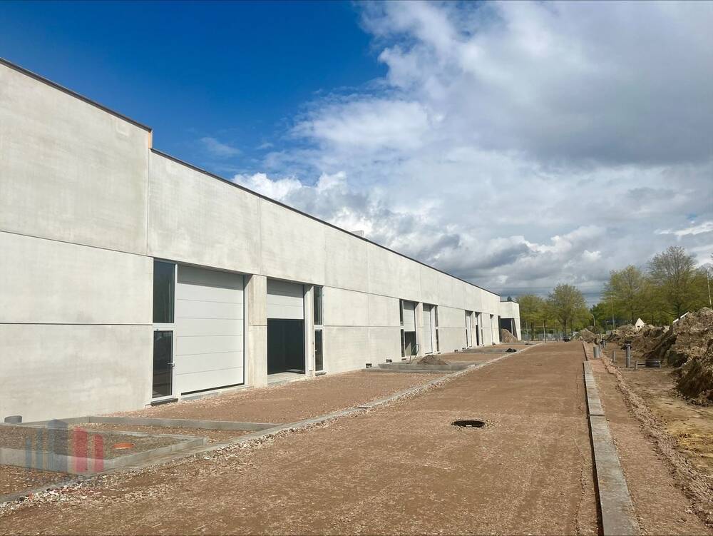 Handelszaak te  koop in Hasselt 3500 301950.00€  slaapkamers 210.00m² - Zoekertje 548509
