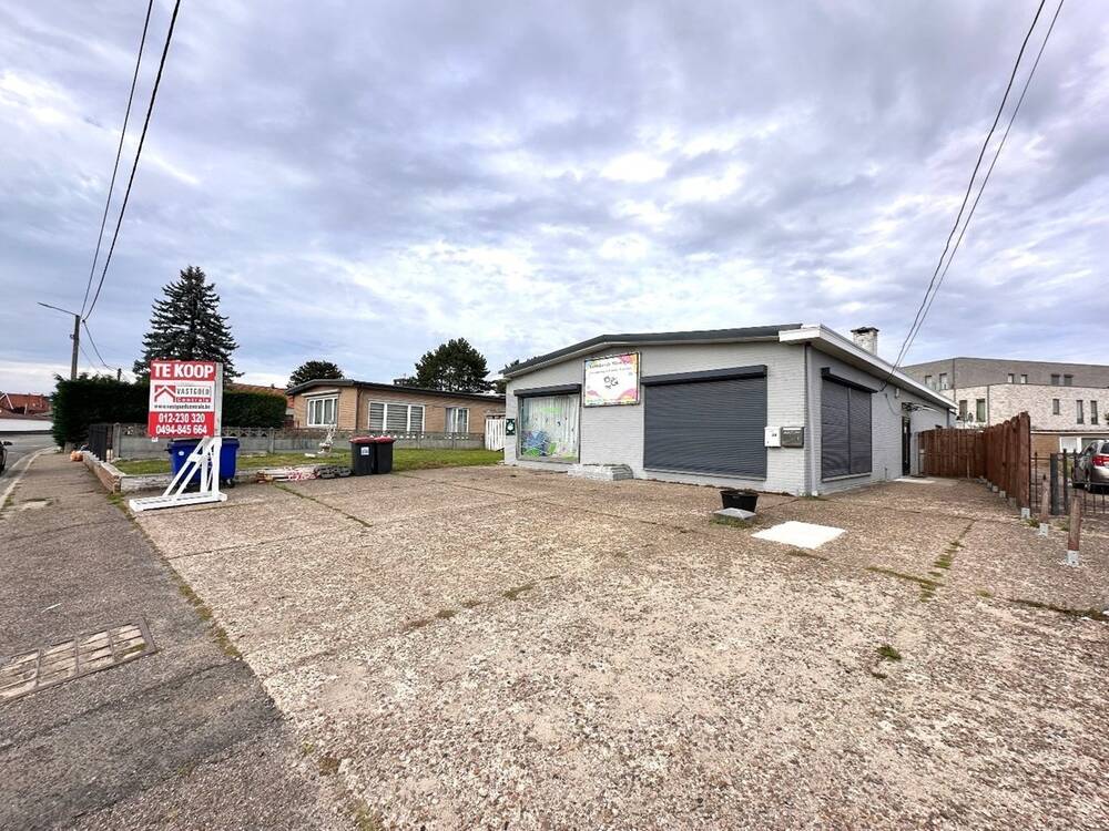 Huis te  koop in Berg 3700 295000.00€  slaapkamers m² - Zoekertje 549361