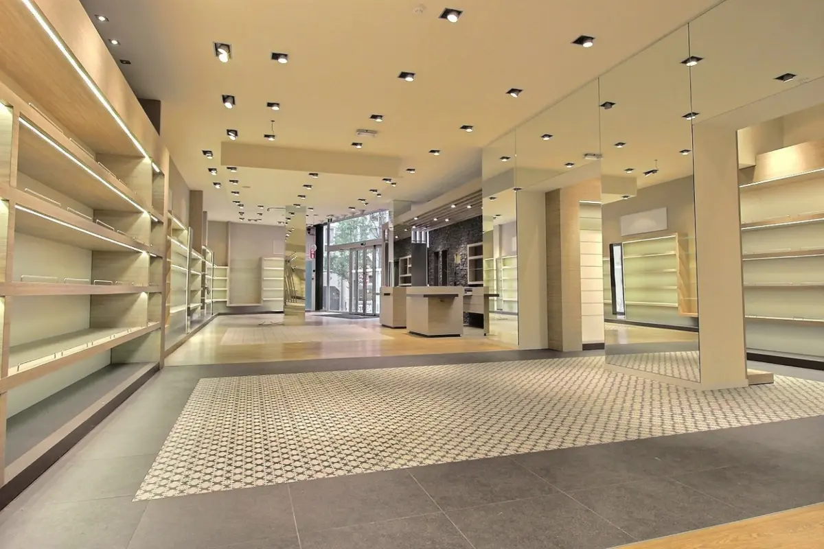 Handelszaak te  huur in Hasselt 3500 15176.00€  slaapkamers 685.00m² - Zoekertje 551051