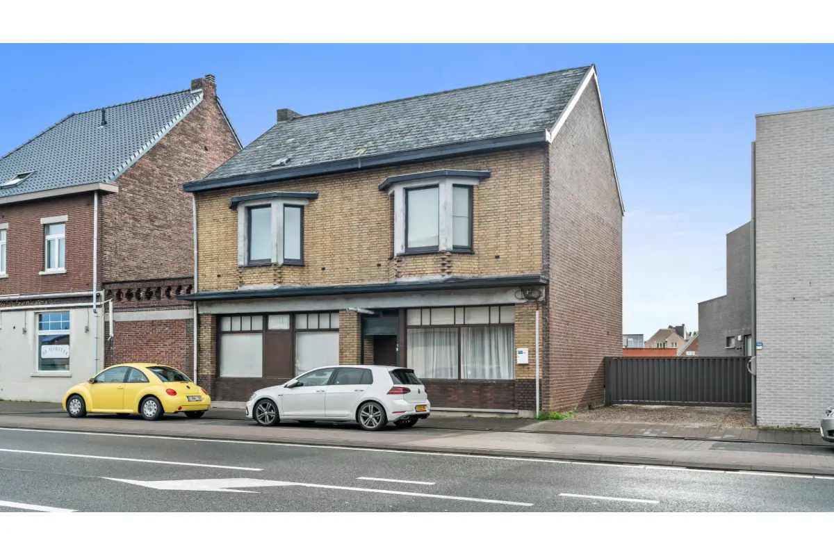 Huis te  koop in Lanaken 3620 285000.00€ 4 slaapkamers 253.00m² - Zoekertje 551050